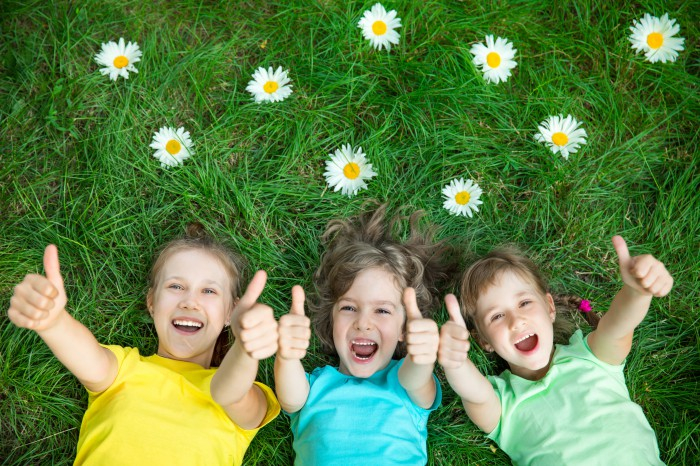 Enfants dans la nature